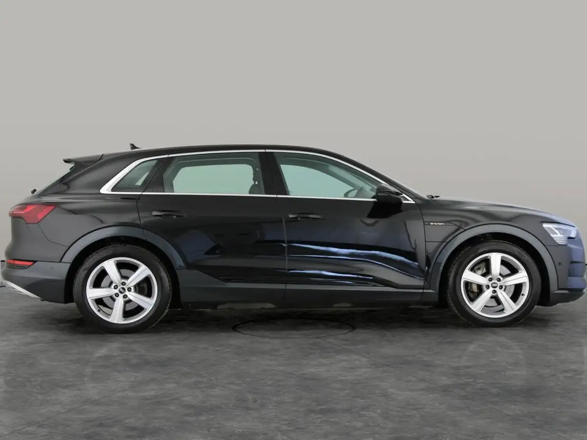2022-audi-e-tron-55e-technik-station-wagon-big-7