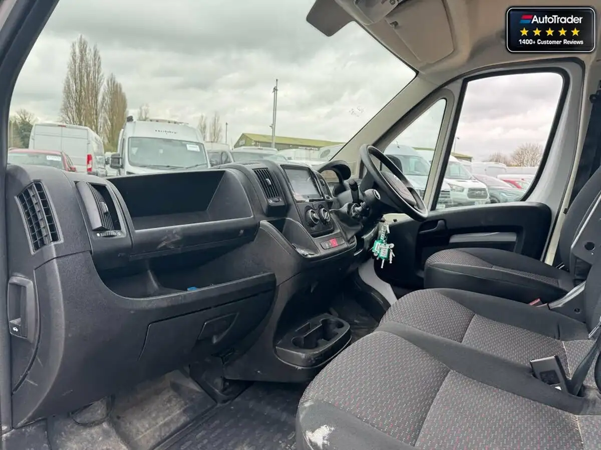 2024-citroen-relay-22bluehdi-35-l3h2-enterprise-edition-panel-big-8