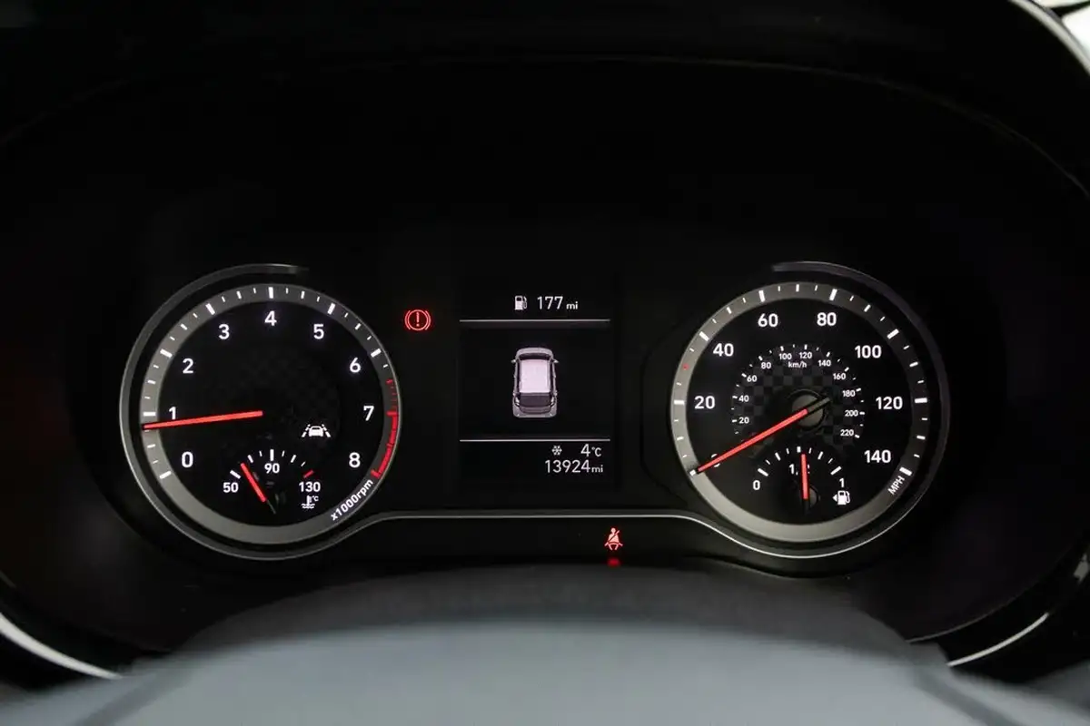 2020-hyundai-i10-10-premium-big-14