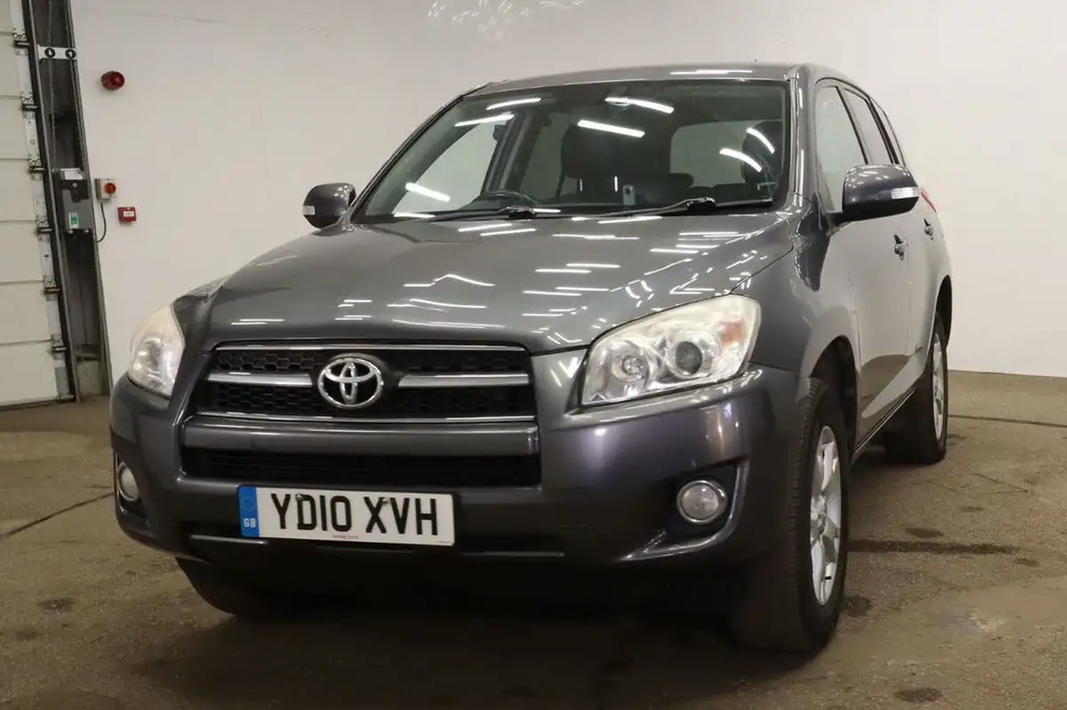 2010-toyota-rav4-22td-xt-r-22d-4d-150bhp-big-1