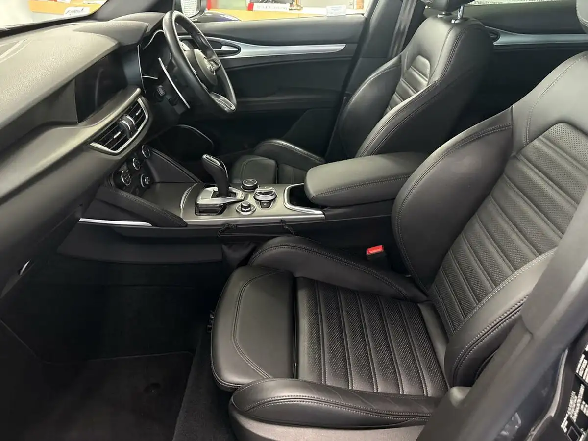 2022-alfa-romeo-stelvio-20-veloce-big-10