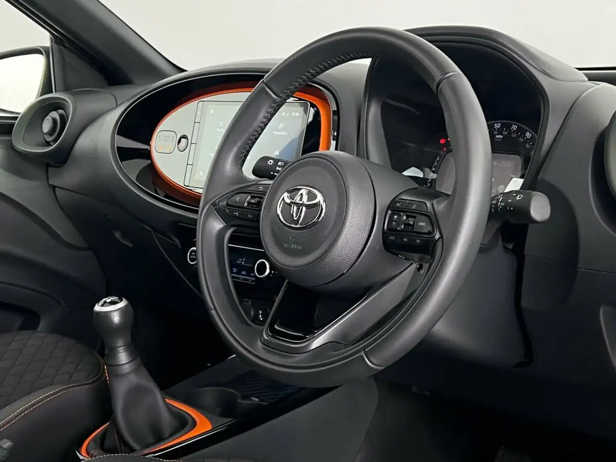 2022-toyota-aygo-x-10-vvt-i-limited-edition-big-18