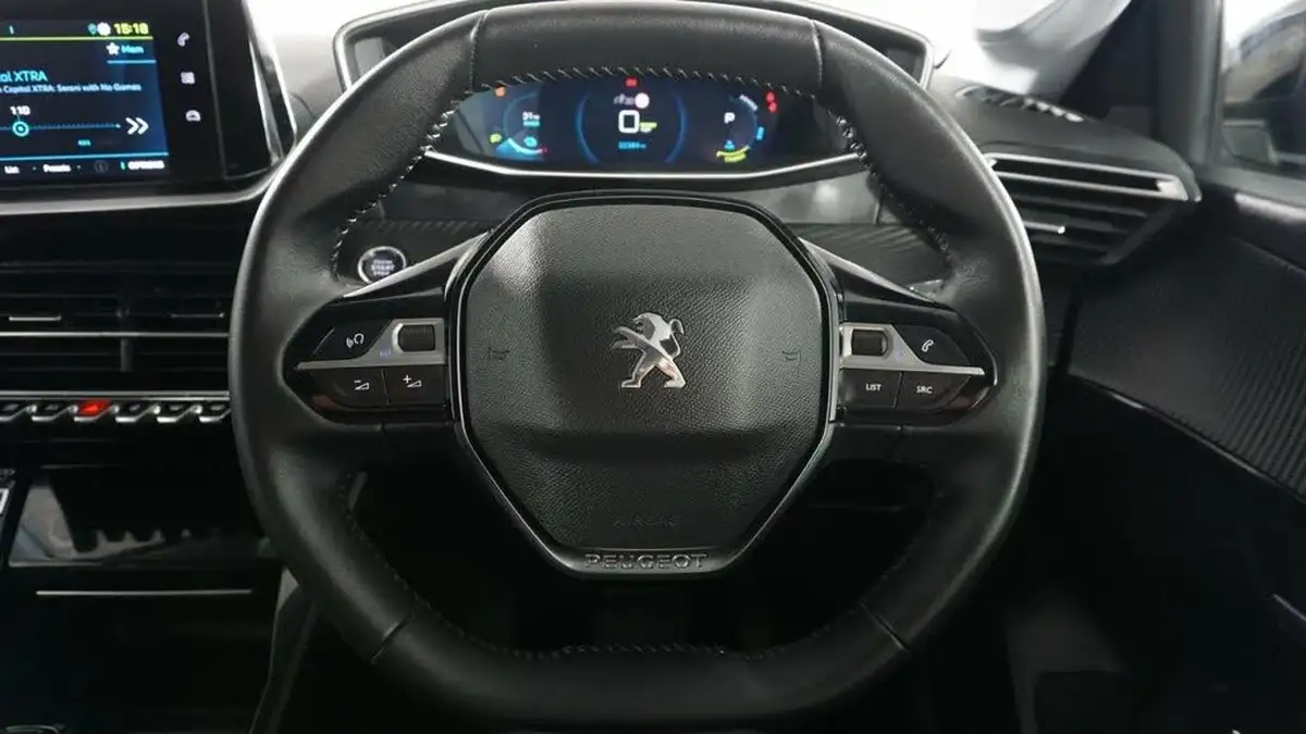 2021-peugeot-208-e-allure-premium-big-15