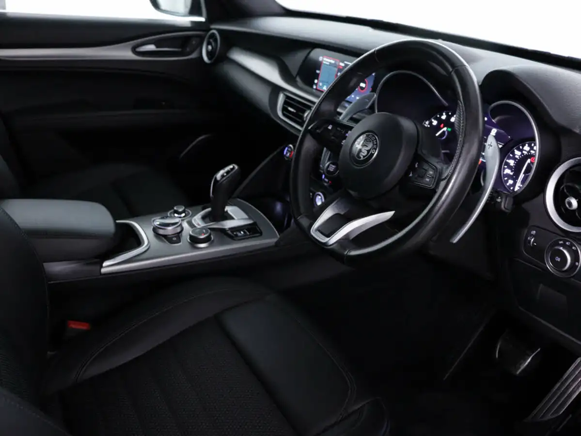2022-alfa-romeo-stelvio-20-sprint-197bhp-big-28