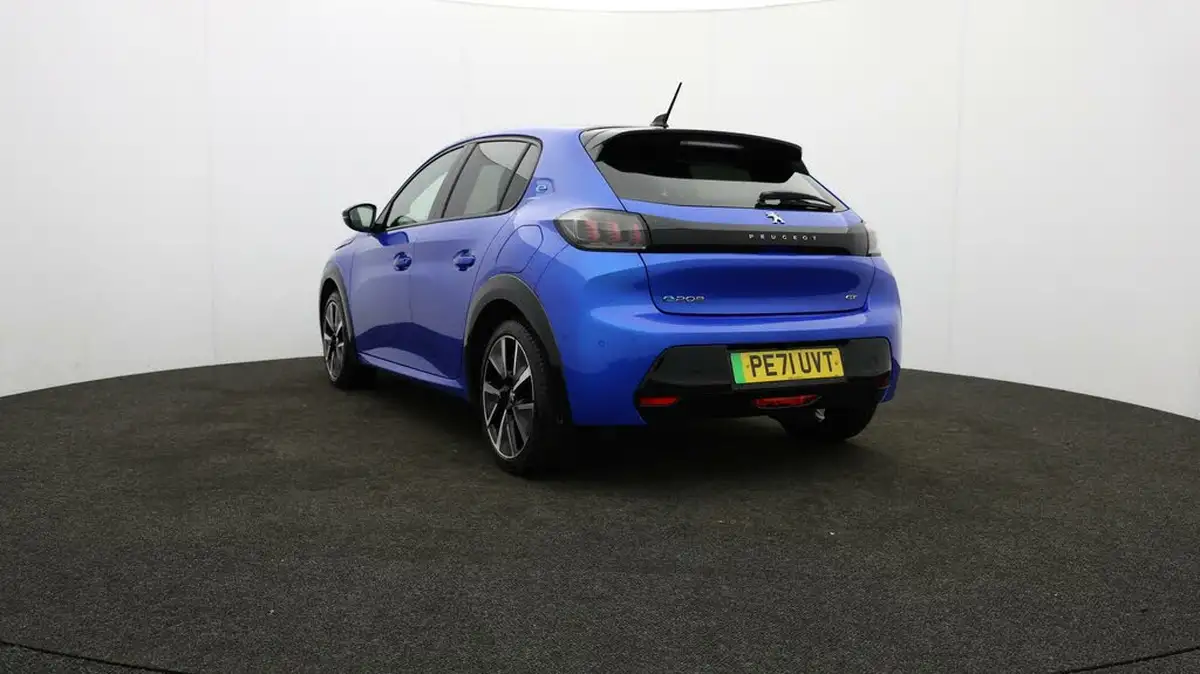 2021-peugeot-208-e-gt-50kwh-big-71