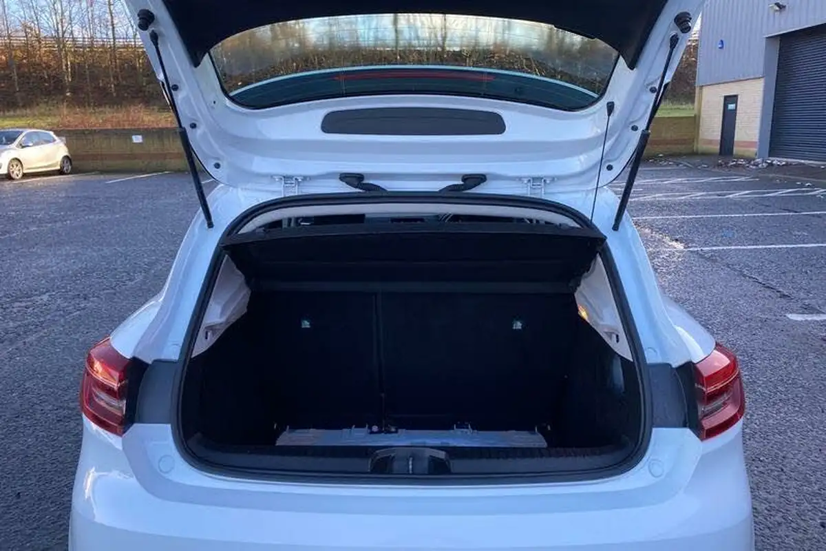 2022-renault-clio-10-tce-iconic-edition-big-20