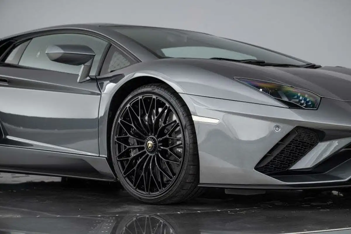 2017-lamborghini-aventador-65-s-big-19