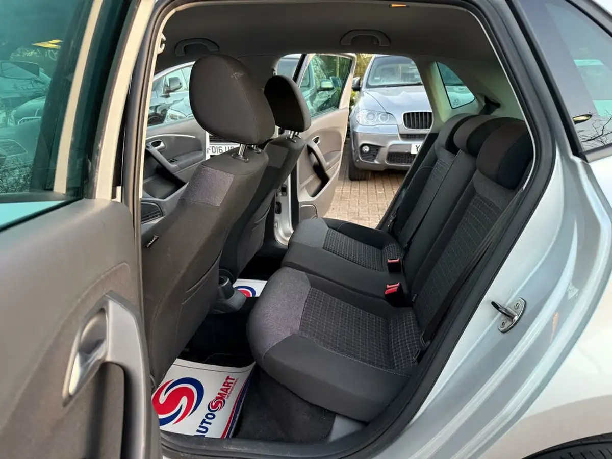2016-volkswagen-polo-12-tsi-match-5d-dsg-big-23