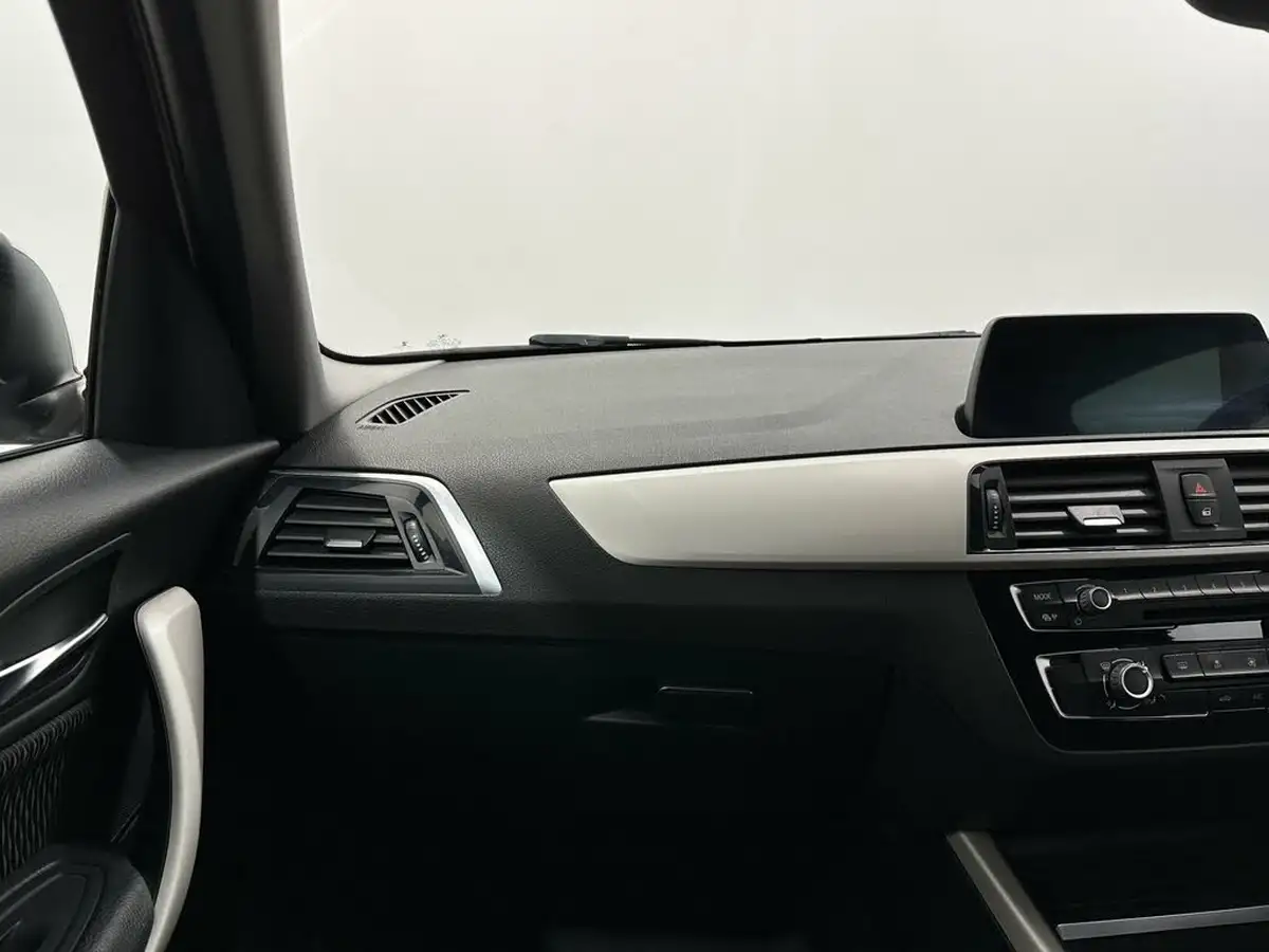 2017-bmw-1-series-15td-116d-se-business-5d-big-26