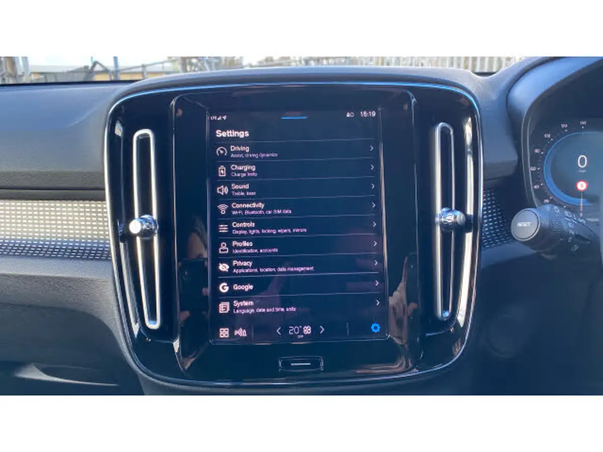 2021-volvo-xc40-e-twin-recharge-big-30