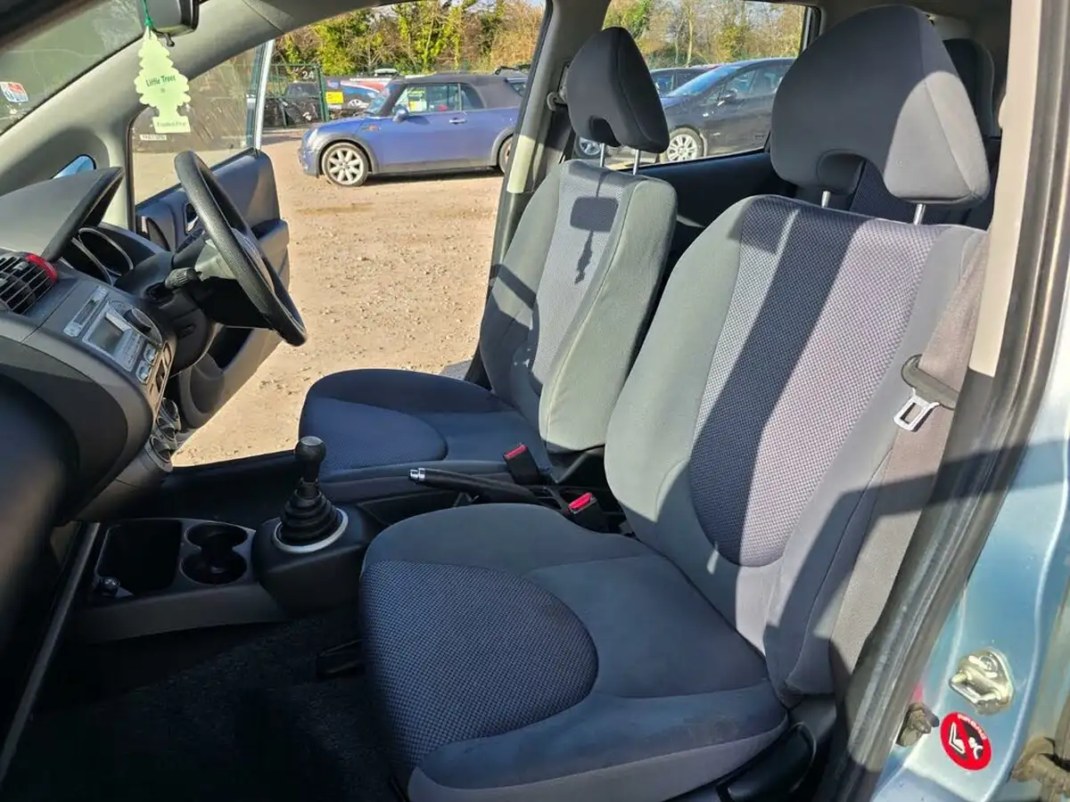 2007-honda-jazz-14-se-big-42
