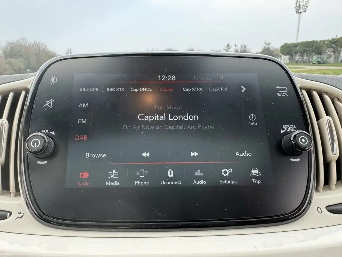 2020-fiat-500-10-lounge-big-39