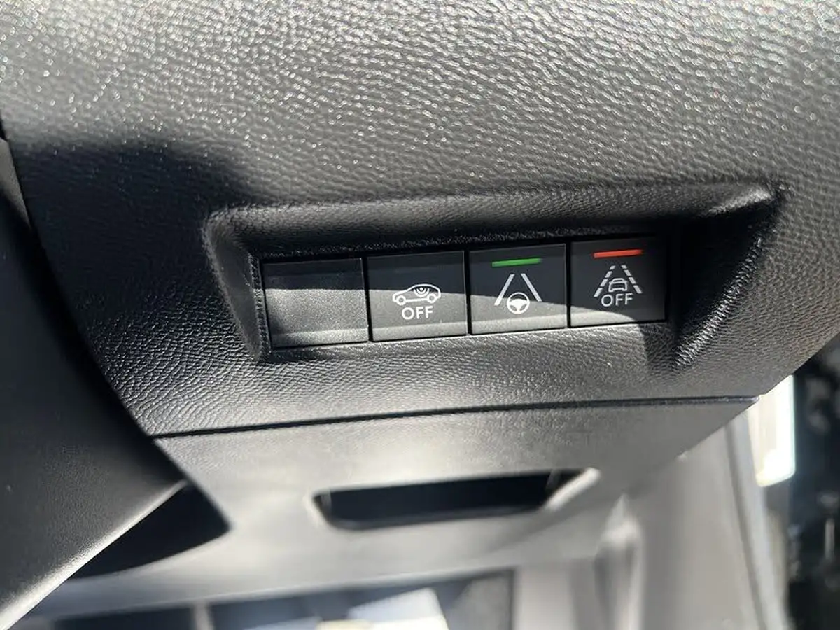 2021-peugeot-2008-suv-e-gt-premium-big-19