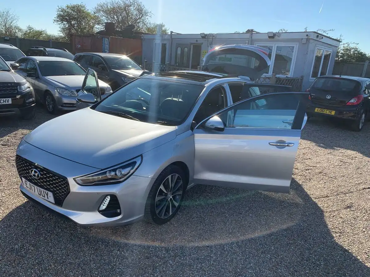 2017-hyundai-i30-16crdi-premium-se-109ps-blue-drive-hatchback-dct-big-59