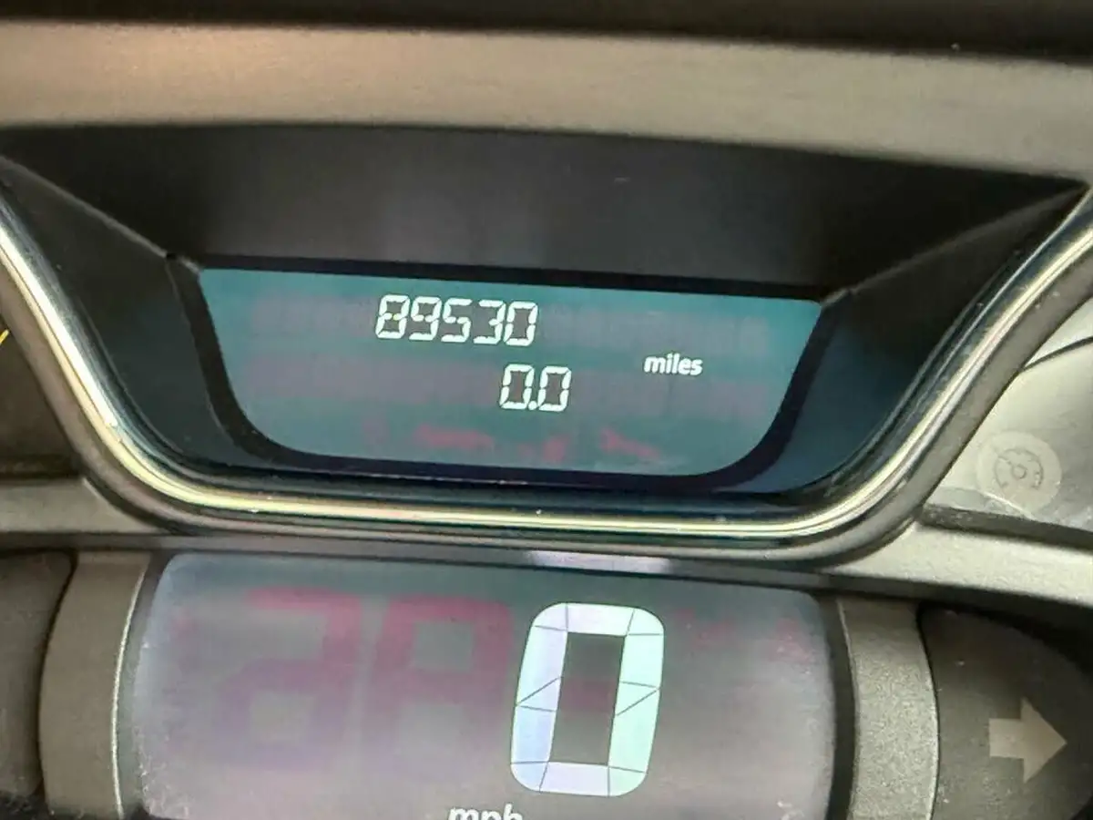 2014-renault-captur-15dci-dynamique-90bhp-energyss-big-12