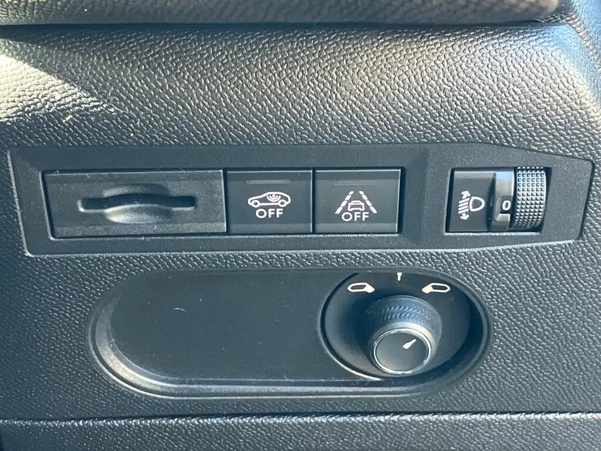 2019-ds-ds-3-crossback-12-puretech-prestige-130ps-eat8-big-35