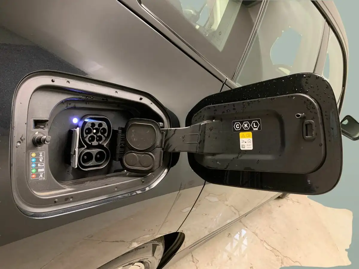 2022-bmw-ix-e-xdrive-40-sport-big-30