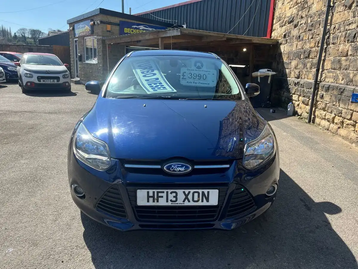 2013-ford-focus-16tdci-zetec-115ps-hatchback-big-2