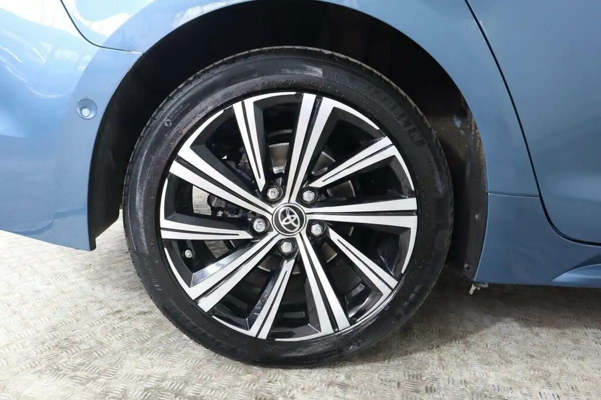 2021-toyota-corolla-18-vvt-i-design-trk-touring-sports-5d-big-26