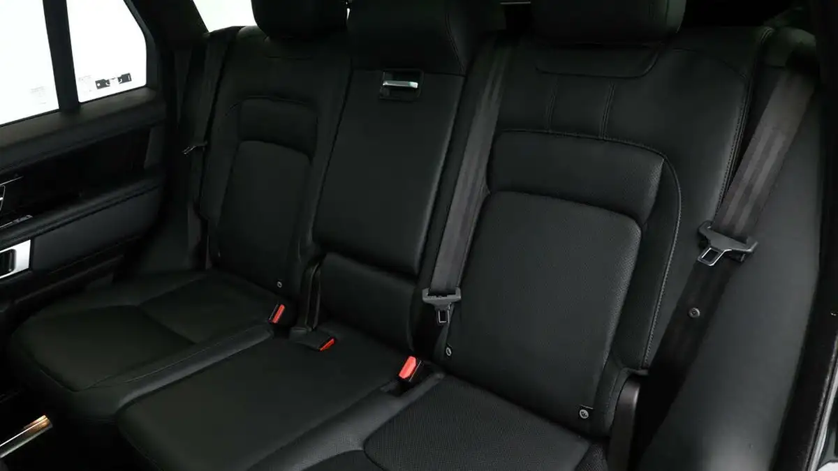 2021-land-rover-range-rover-30-d300-westminster-black-big-10