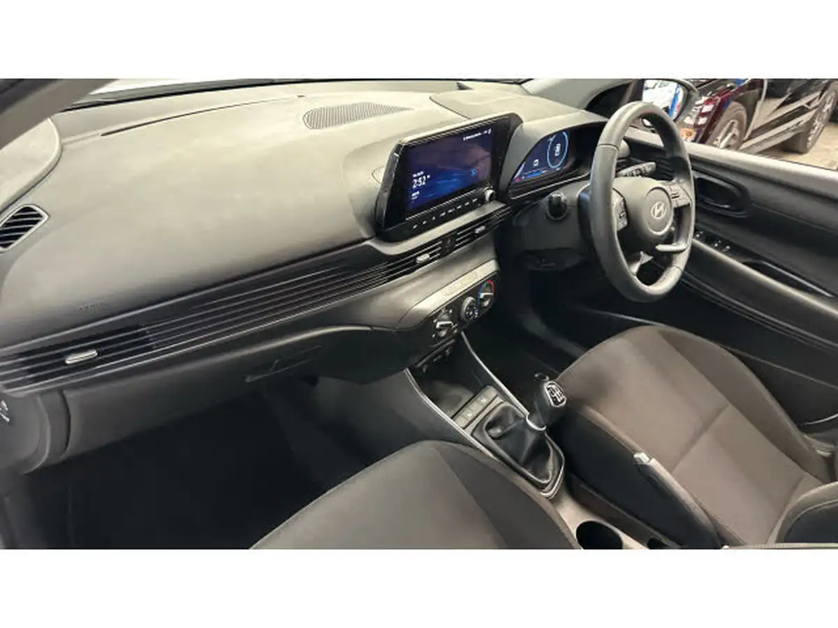 2024-hyundai-i20-10-t-gdi-advance-big-8