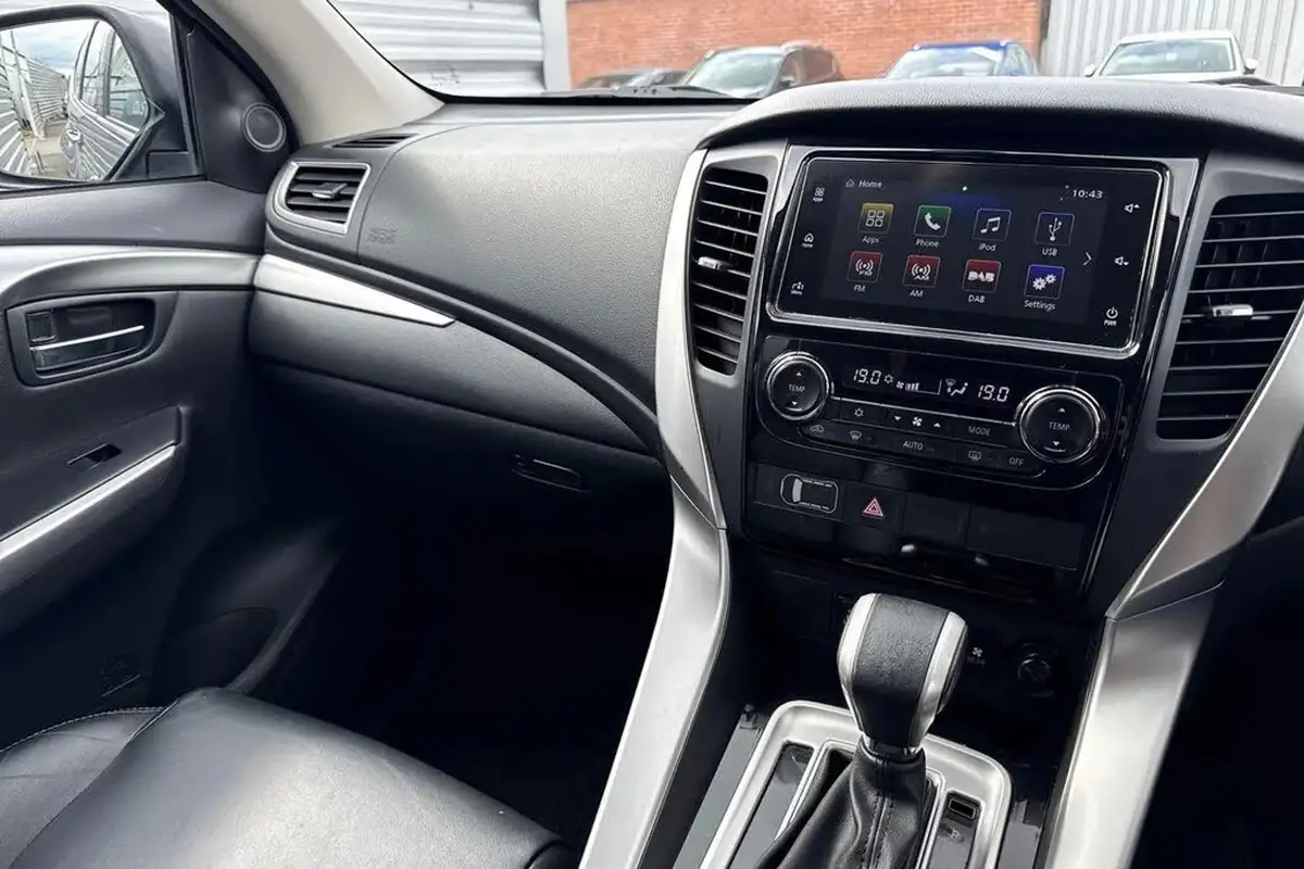 2021-mitsubishi-shogun-sport-24di-d-3-big-13