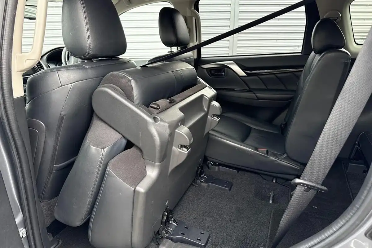 2021-mitsubishi-shogun-sport-24di-d-3-big-41