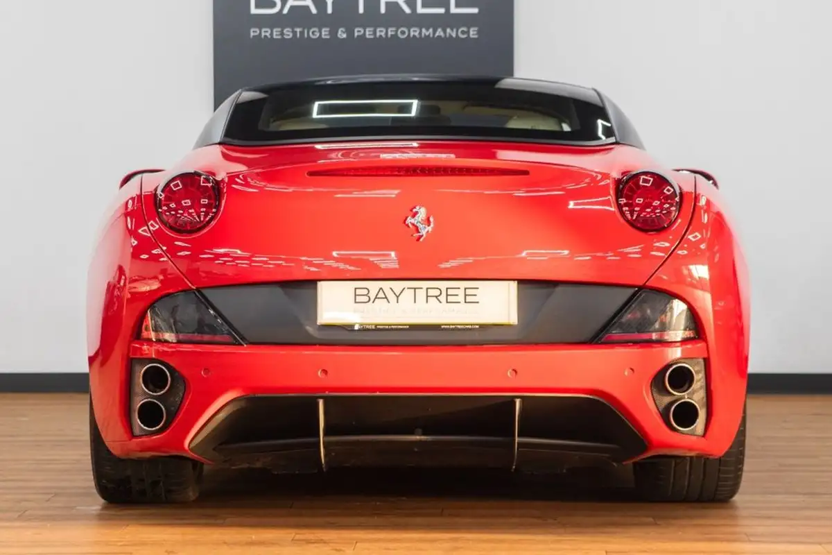 2012-ferrari-california-43-big-22