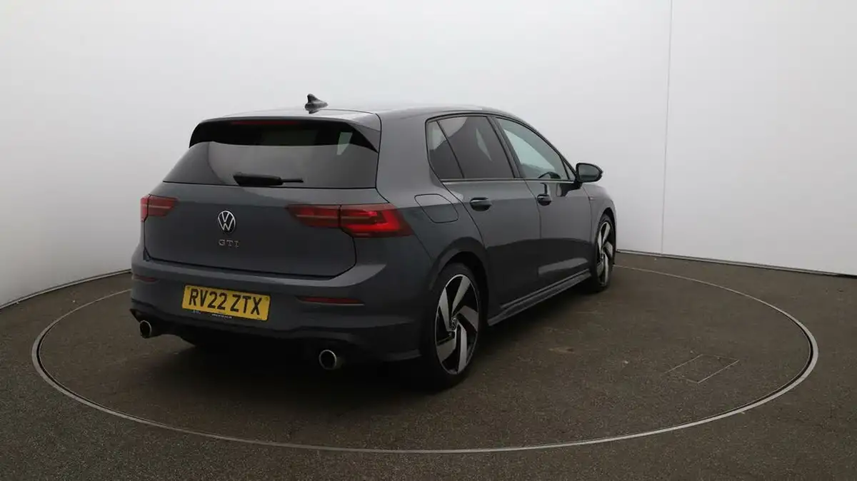 2022-volkswagen-golf-20-tsi-gti-dsg-big-48