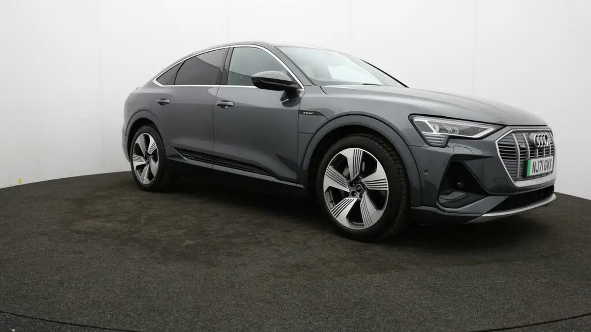 2021-audi-e-tron-55e-s-line-sportback-big-38
