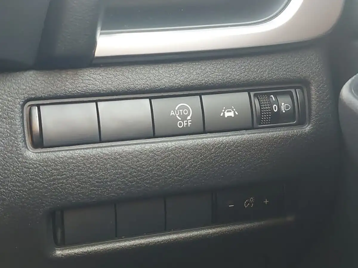 2021-nissan-qashqai-13-dig-t-visia-big-12