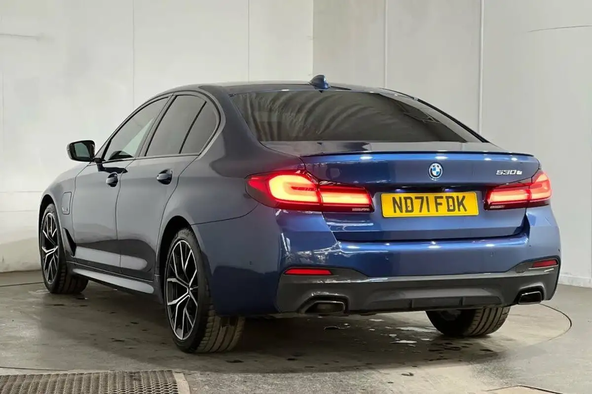 2021-bmw-5-series-20-530e-m-sport-saloon-4d-big-14