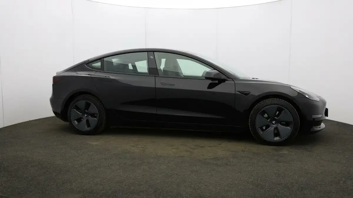 2020-tesla-model-3-e-long-range-big-43