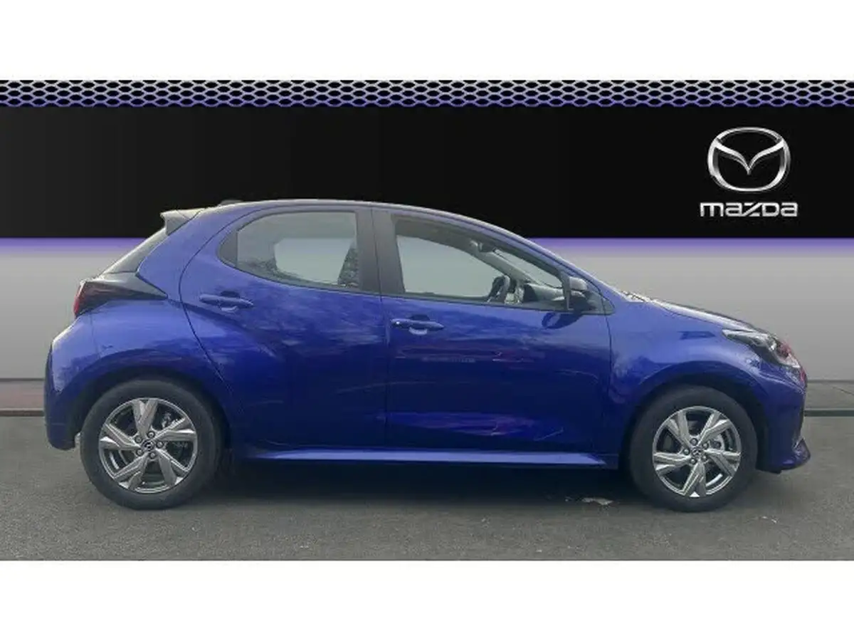 2025-mazda-mazda2-15-exclusive-line-big-4