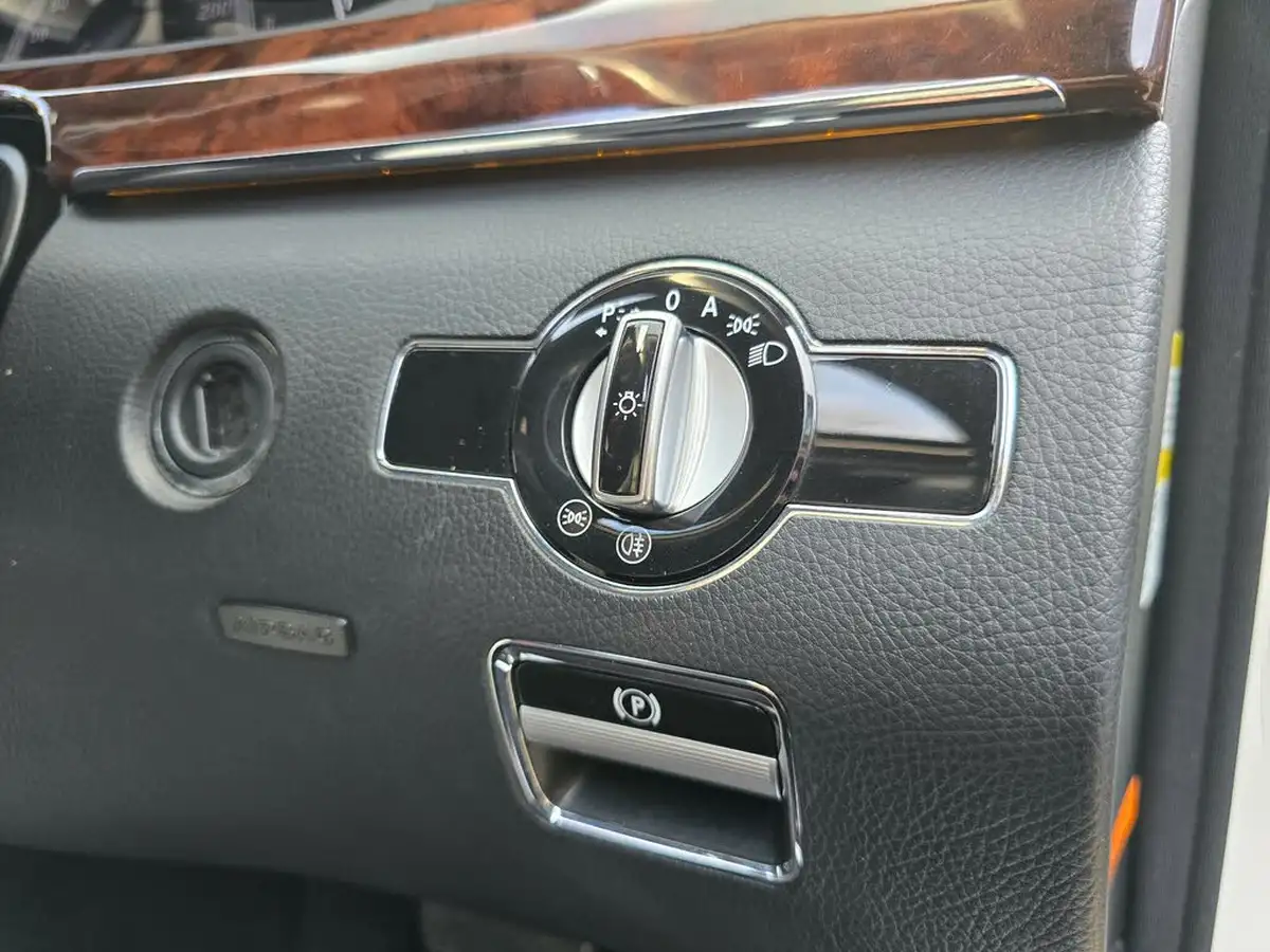 2011-mercedes-benz-s-class-55-s500-big-41