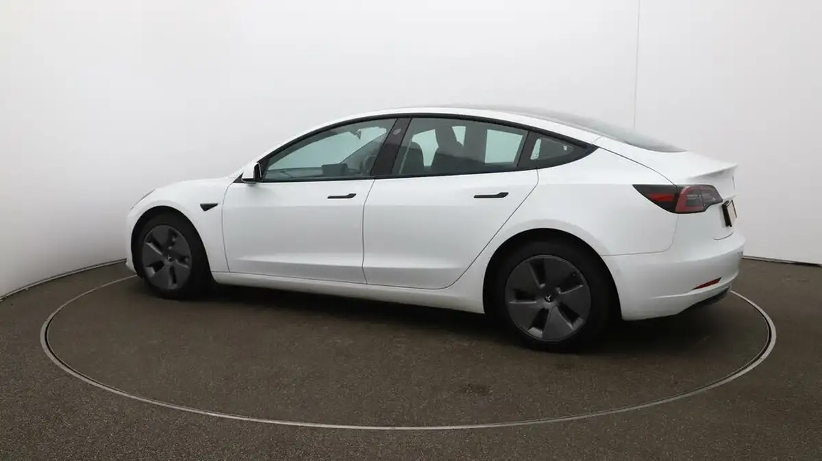 2021-tesla-model-3-e-standard-plus-big-38