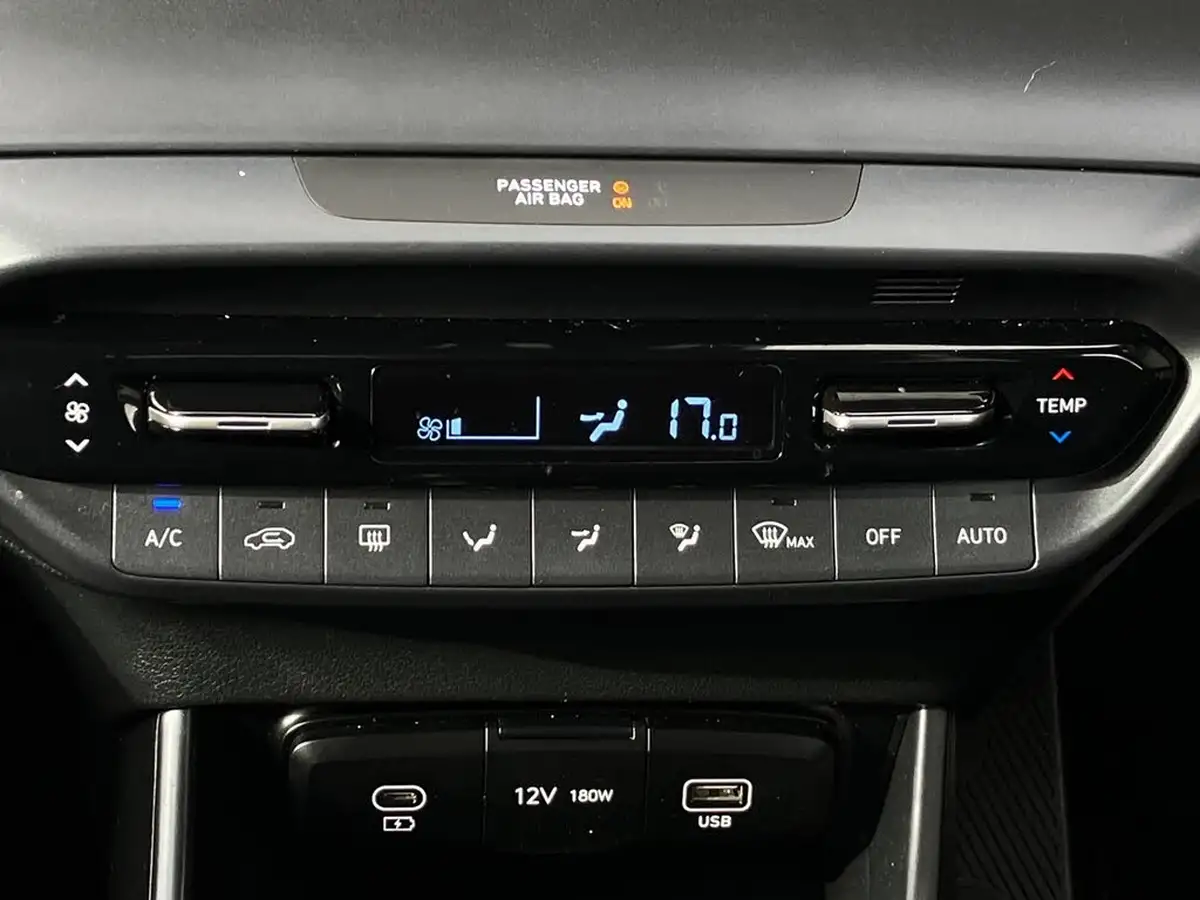2024-hyundai-bayon-10-t-gdi-premium-100ps-two-tone-roof-big-11