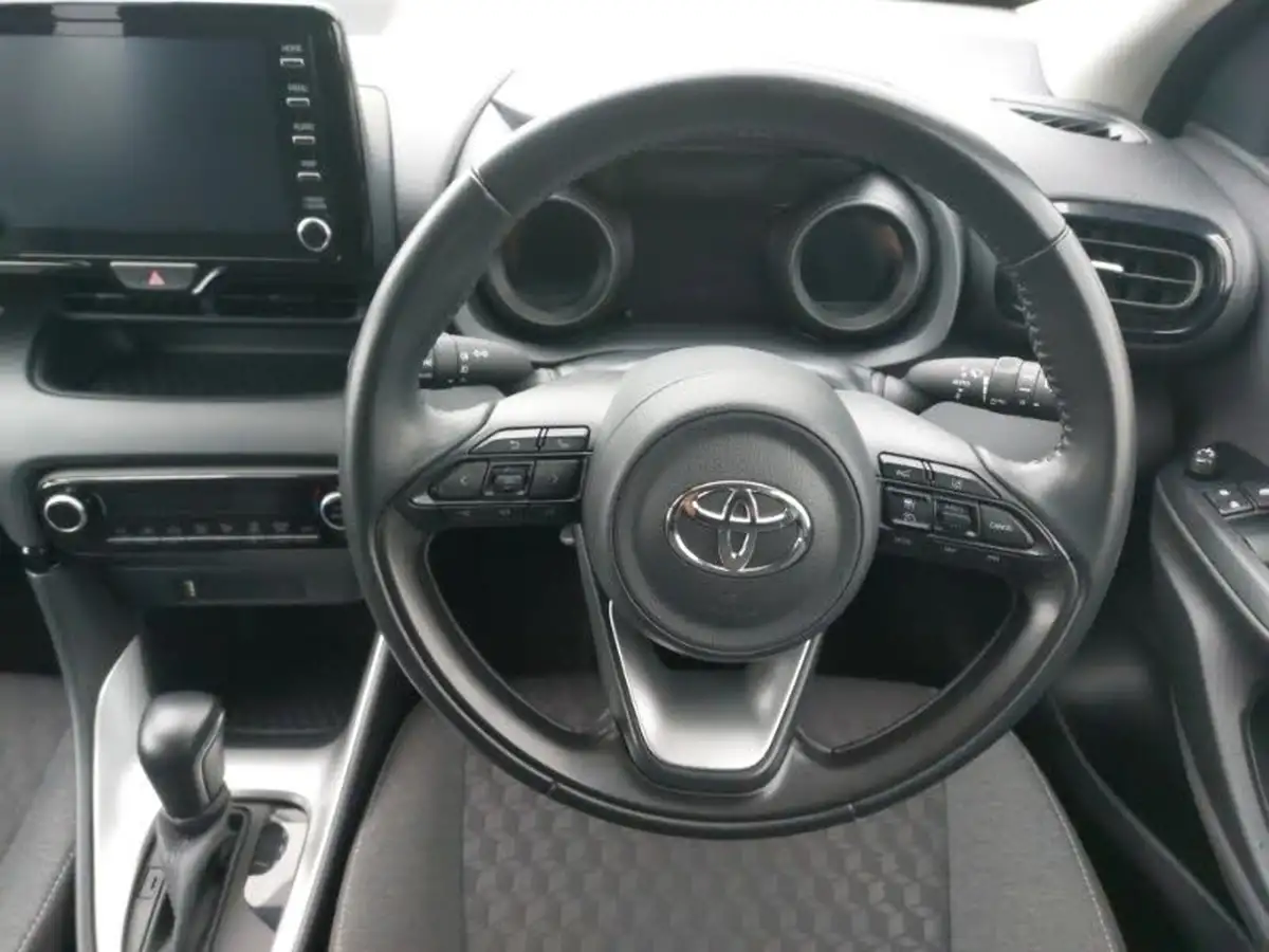 2022-toyota-yaris-15-vvt-i-design-big-6