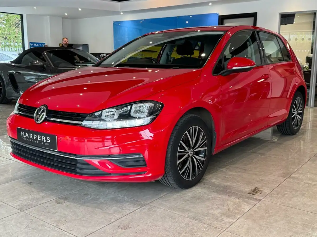 2018-volkswagen-golf-16tdi-se-nav-ss-hatchback-5d-big-2