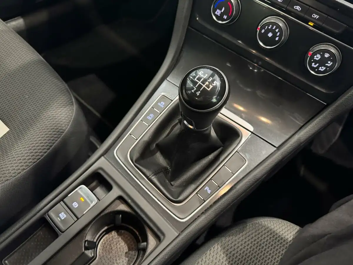 2018-volkswagen-golf-16tdi-se-nav-ss-hatchback-5d-big-26