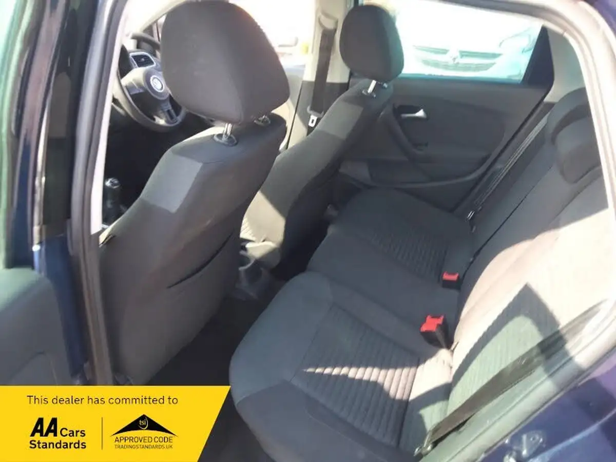 2014-volkswagen-polo-12-match-edition-60ps-5d-big-15