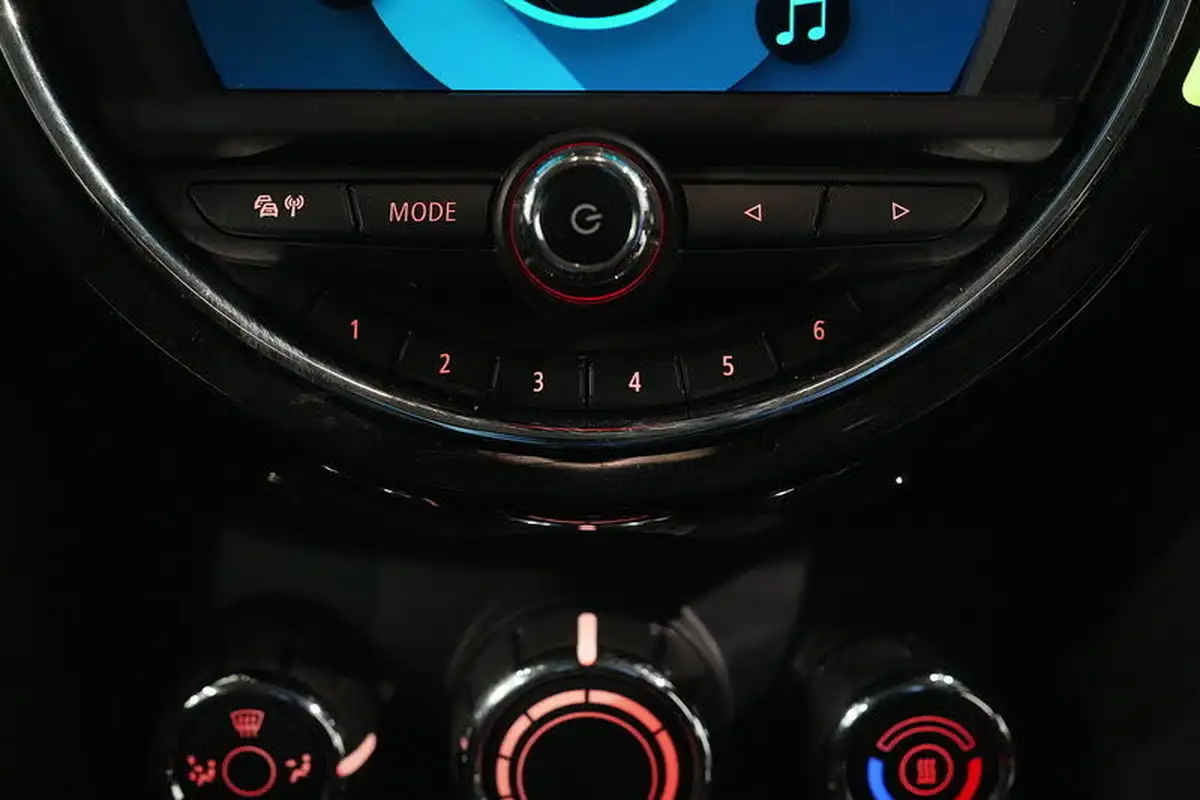 2020-mini-countryman-15-cooper-classic-auto-big-33