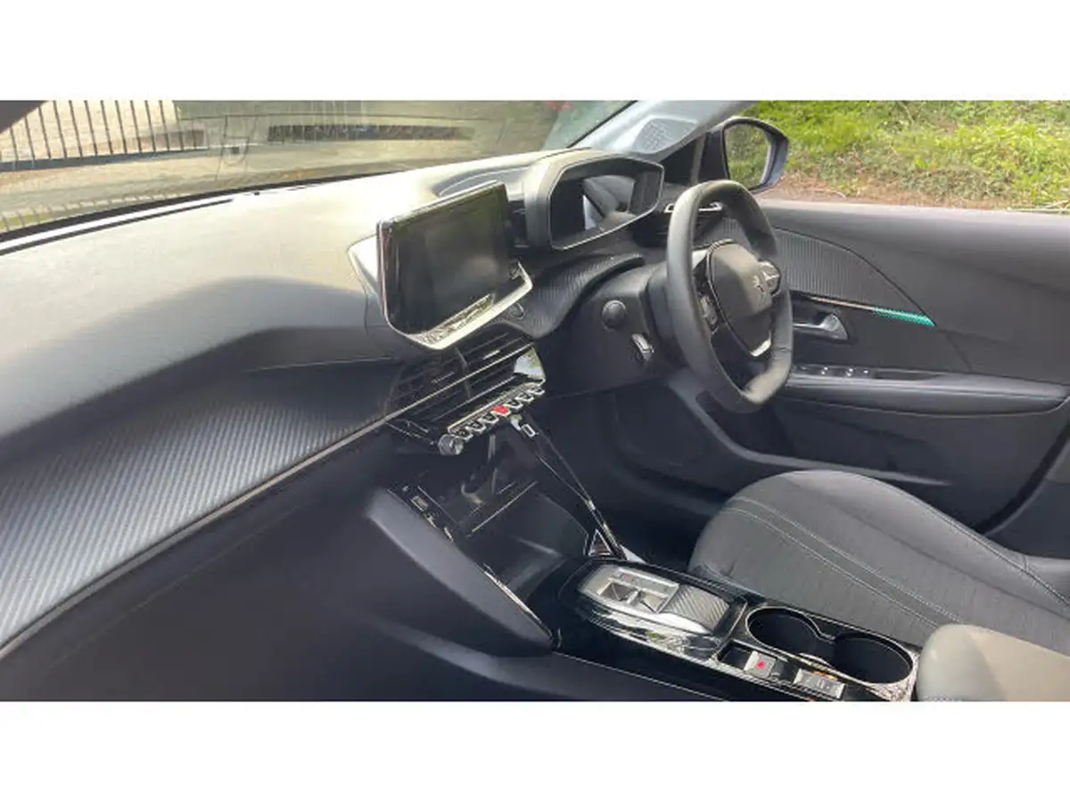 2022-peugeot-208-e-allure-premium-big-8