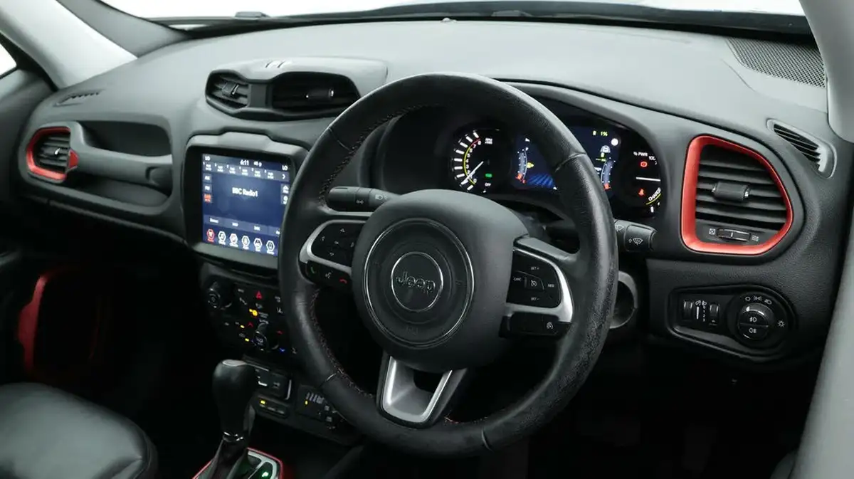 2021-jeep-renegade-13-gse-trailhawk-phev-big-9