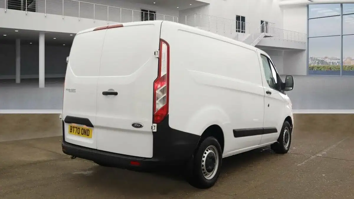 2020-ford-transit-custom-20tdci-300-l1h1-leader-105pseu6dt-panel-van-big-3
