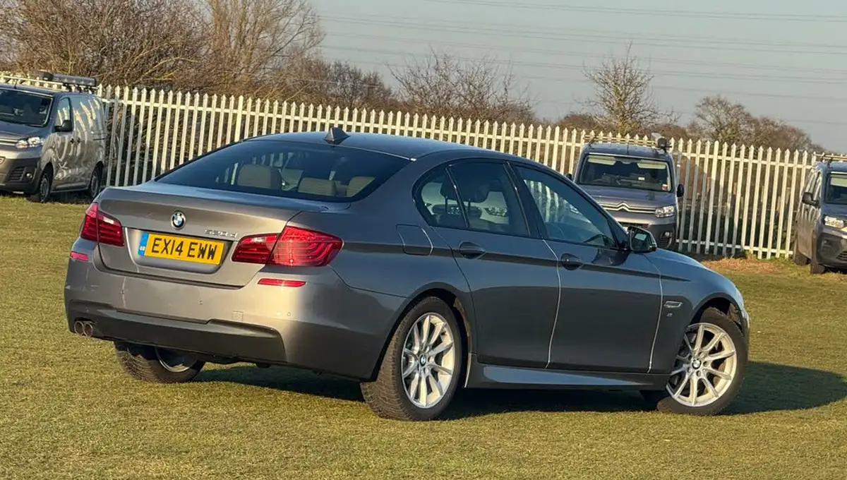 2014-bmw-5-series-20td-520d-m-sport-184bhp-saloon-4d-auto-big-9