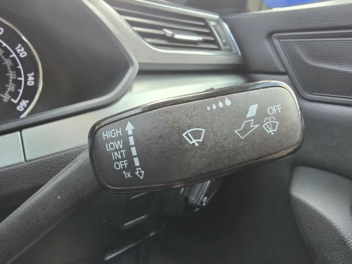 2018-skoda-superb-20tdi-scr-se-technology-hatchback-big-13