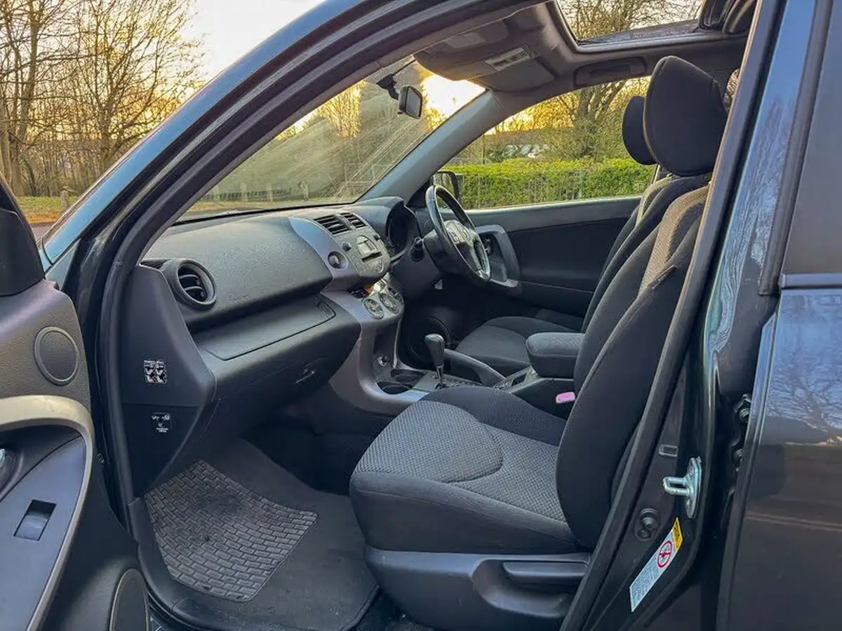 2007-toyota-rav4-20-xt-r-auto-big-18