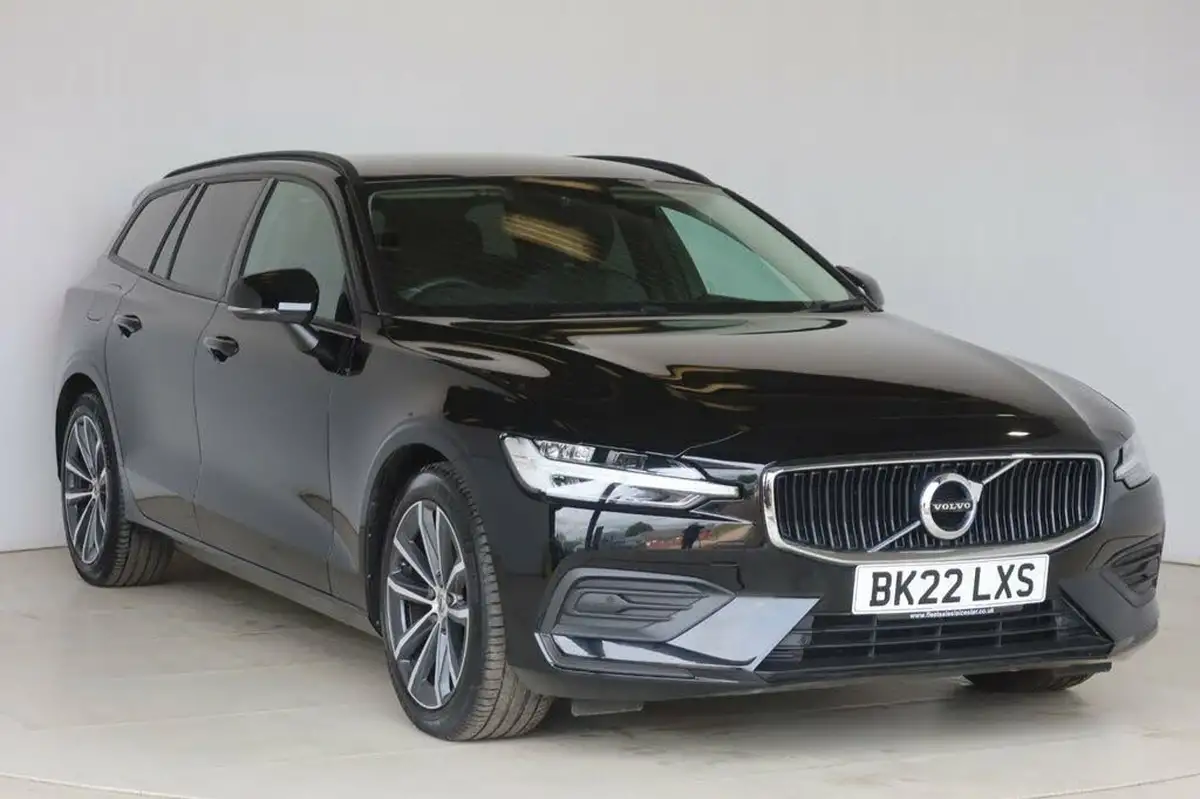 2022-volvo-v60-20-b3-momentum-161bhp-big-8