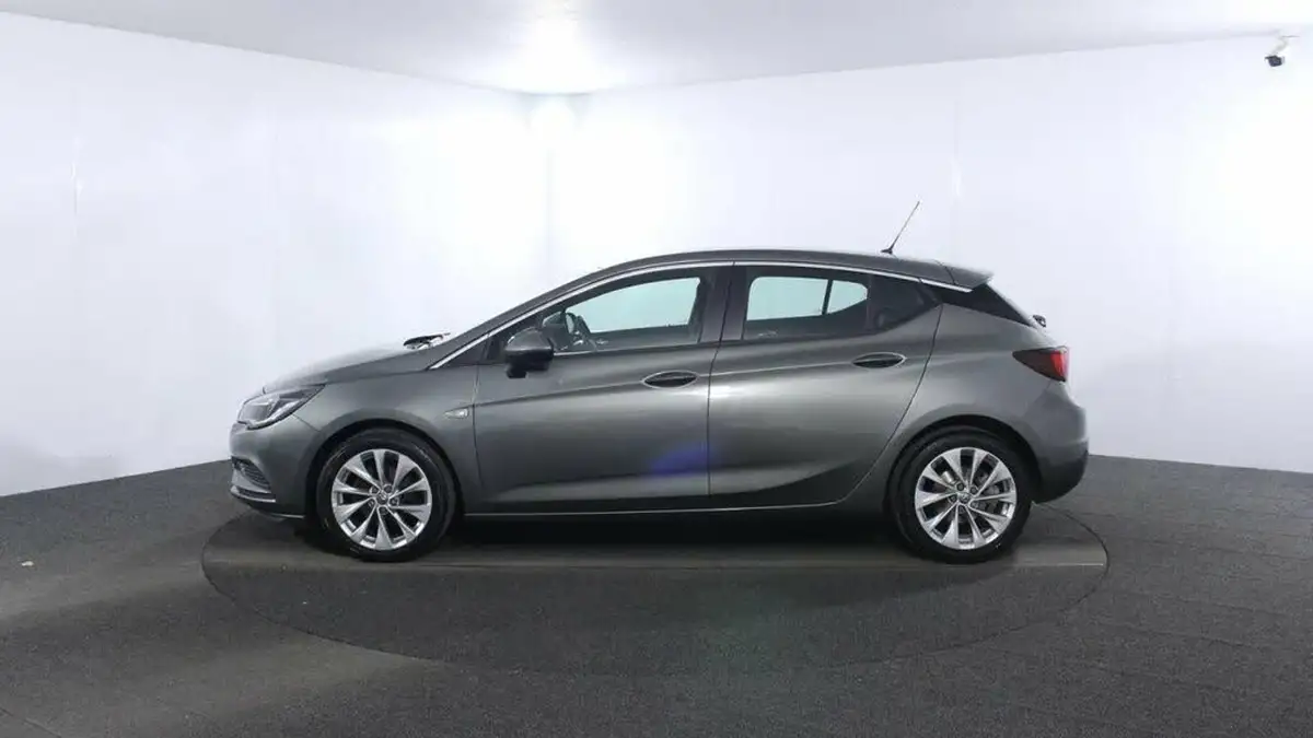 2016-vauxhall-astra-14i-16v-turbo-design-125ps-hatchback-big-3
